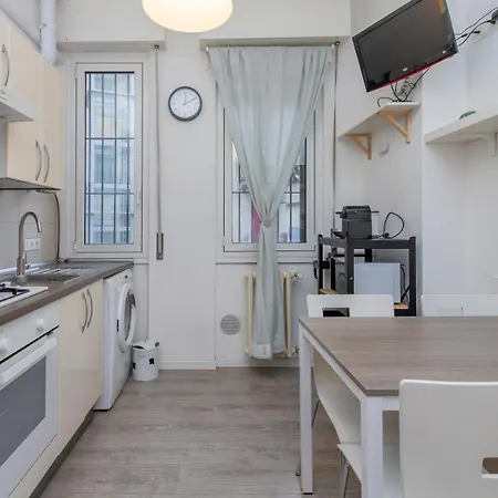 Comfortable Two-room Porta Romana M3 Milan