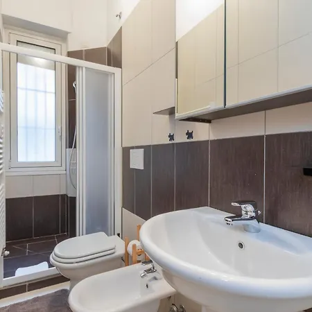 Comfortable Two-room Porta Romana M3 Apartment Milan