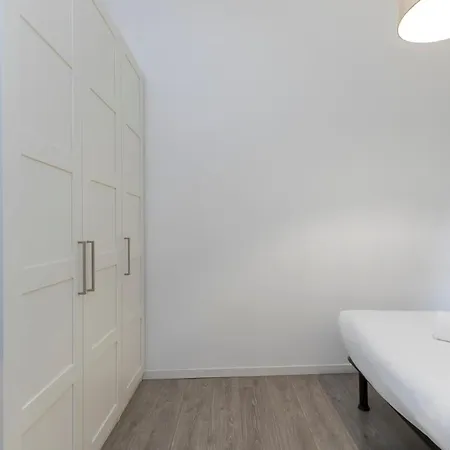 Comfortable Two-room Porta Romana M3 Apartment Milan