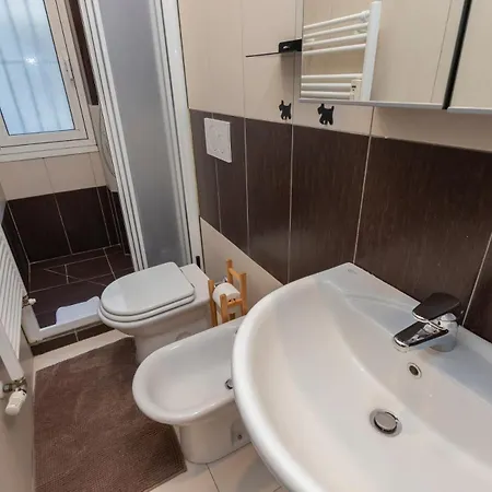 Apartment Comfortable Two-room Porta Romana M3 Milan