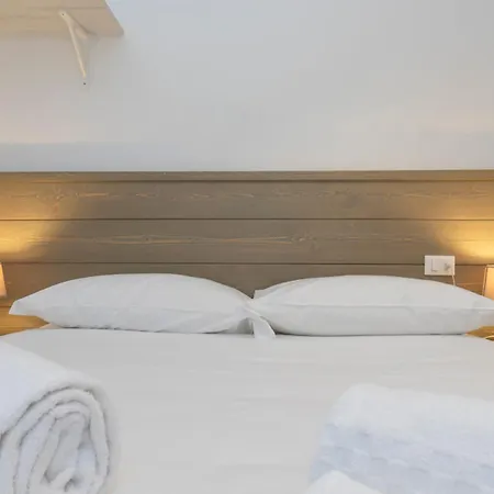 Comfortable Two-room Porta Romana M3 Appartement