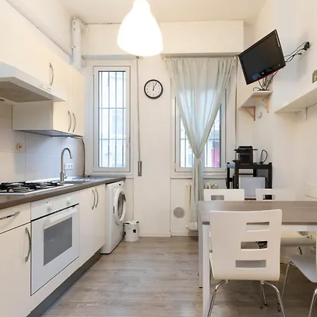 Comfortable Two-room Porta Romana M3 * Milan