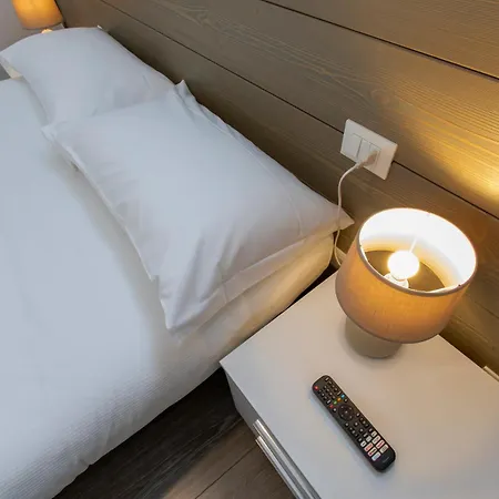 Comfortable Two-room Porta Romana M3 Milan