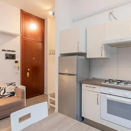 Comfortable Two-room Porta Romana M3 Appartement