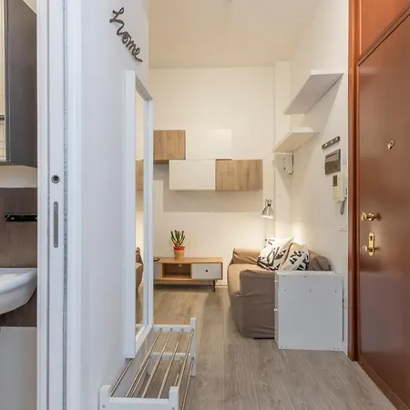 Comfortable Two-room Porta Romana M3 Appartement