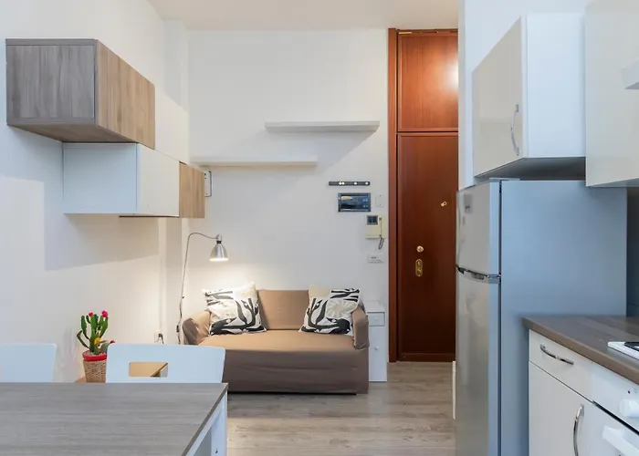 Comfortable Two-room Porta Romana M3 Apartment *
